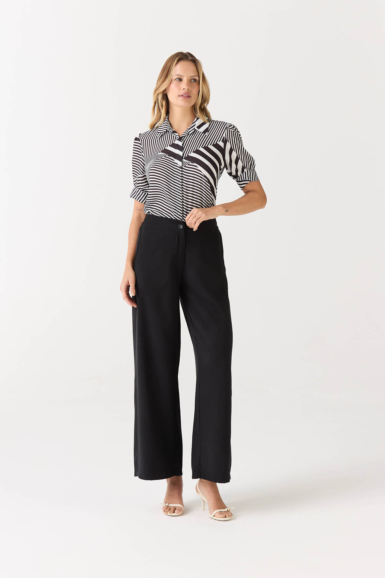 BLUSA FIGURA  NEGRO