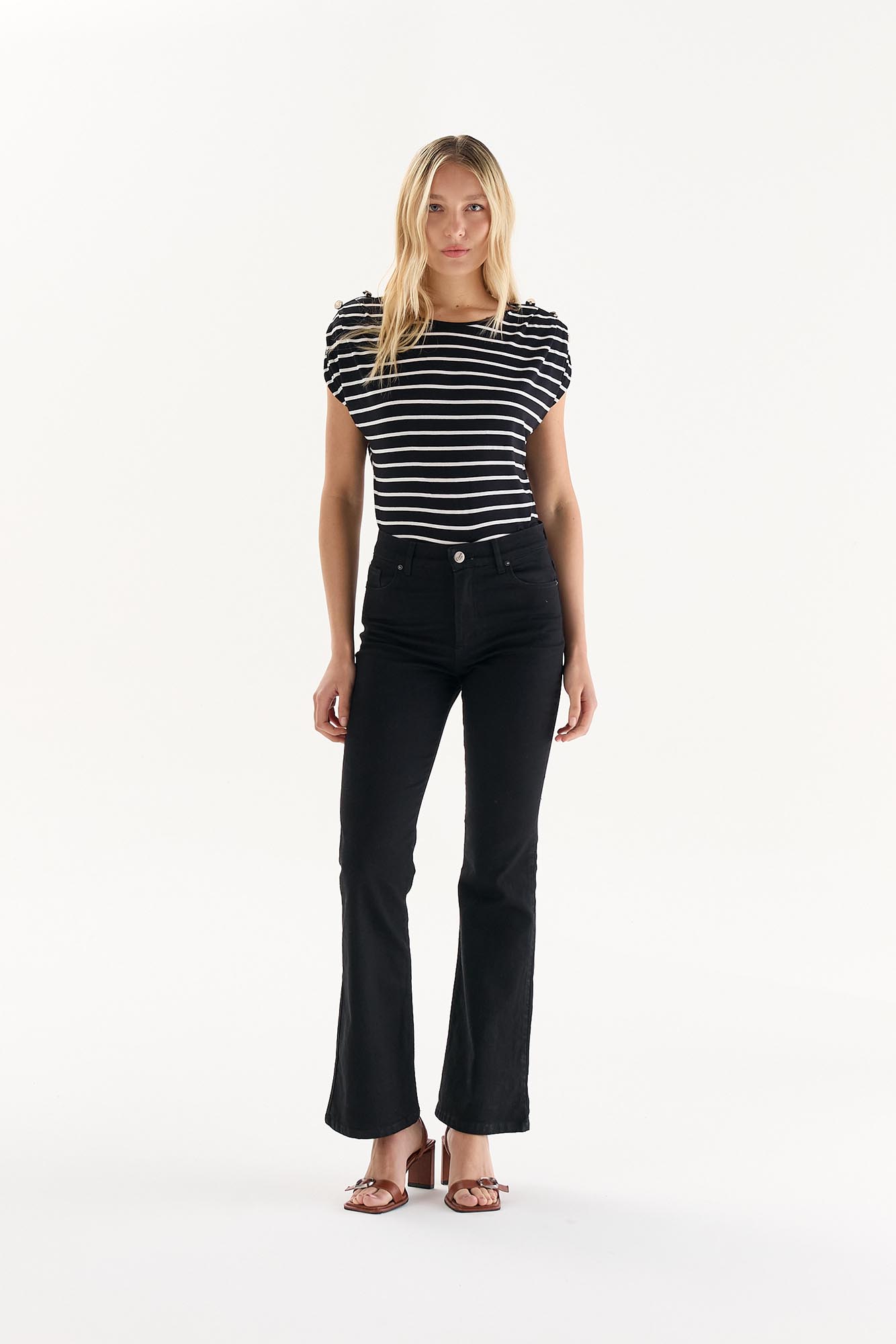 REMERA MARE NEGRO